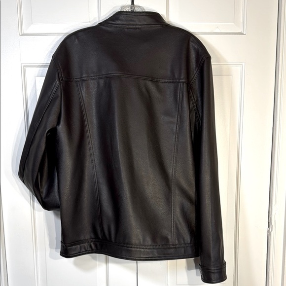 G A Milano NWT Black Faux Leather Bomber Jacket Sleek Fitted Design - Picture 2 of 15